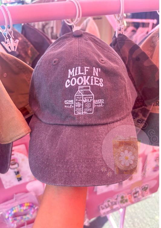 MILF N COOKIES mama hat